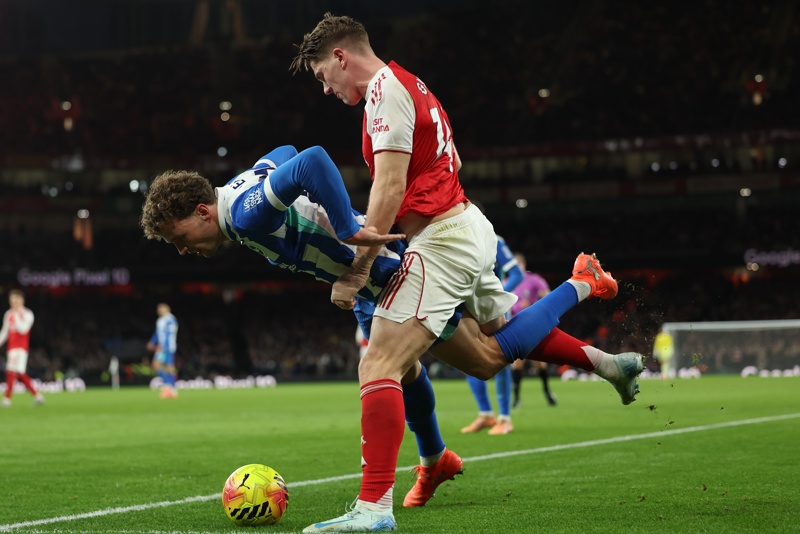 La victoria azulgrana se consigue en un partido de gran intensidad: Arsenal vence a Brighton por 2-1