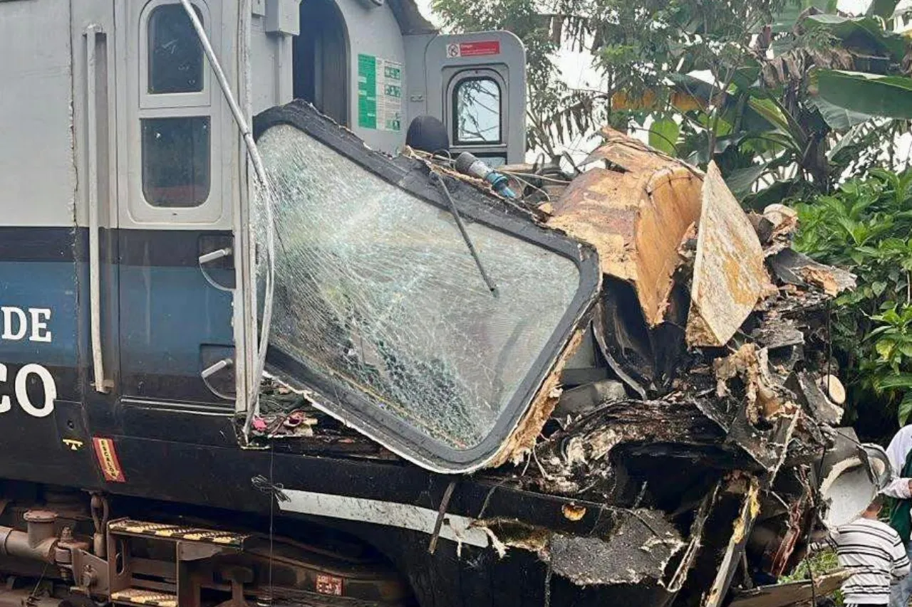 Accidente a la Altura: Tren Interoceánico sufrió grave colisión con camión en Chiapas, deja secuelas y sorprende a pasajeros.