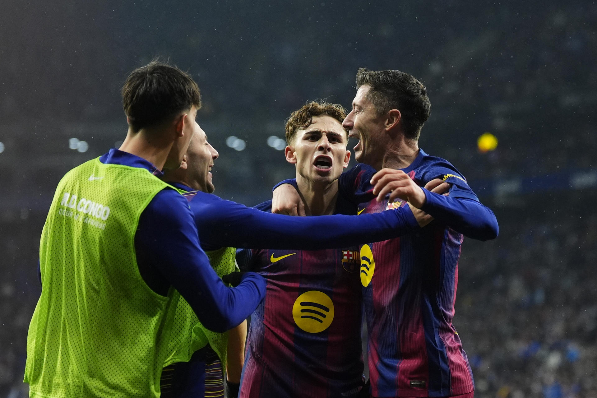 "Triunfo en la derrota: Barcelona muestra un esfuerzo impresionante y sale victoriosa en un emocionante encuentro contra Espanyol"