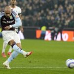 "El golpeazo holandés: Donyell Malen se convierte en el fichaje más costoso de la historia de la Roma con su llegada desde el Aston Villa"