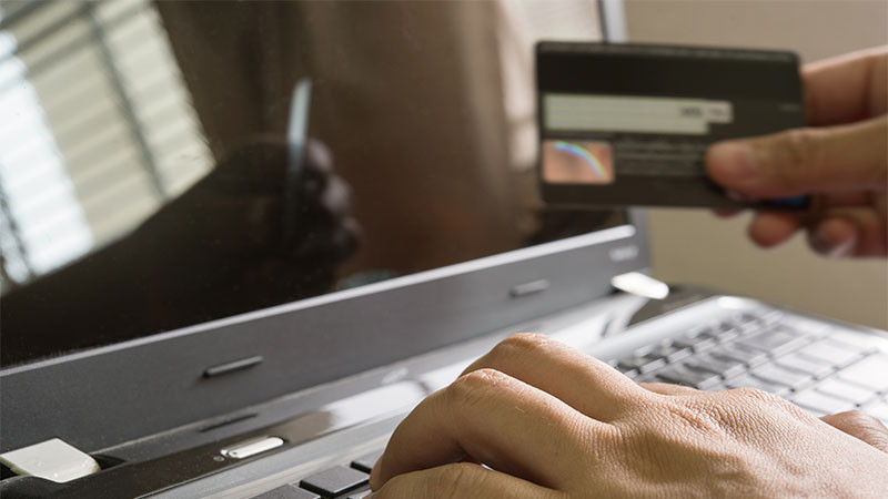 Da a conocer Francia el posible robo de datos de 1.2 millones de cuentas bancarias