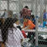 México exige a EEUU atención médica para familias detenidas en Texas