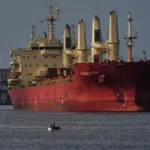 Trump afirma que México suspenderá envío de petróleo a Cuba